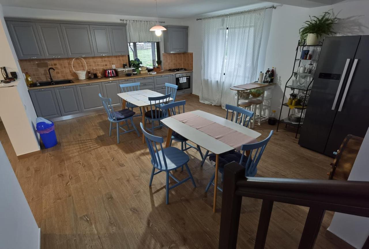 Casuta Vulpitei Villa Kispredeál Kültér fotó