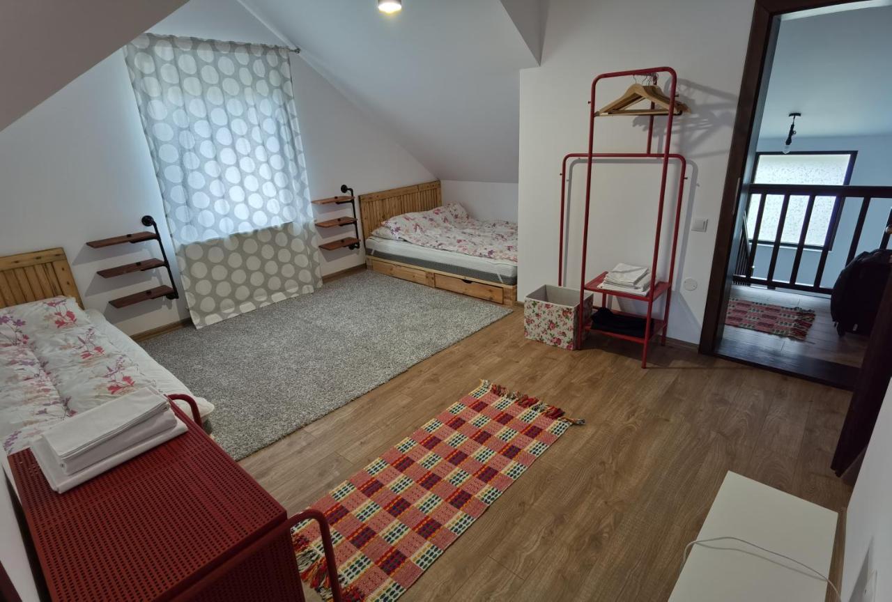 Casuta Vulpitei Villa Kispredeál Kültér fotó